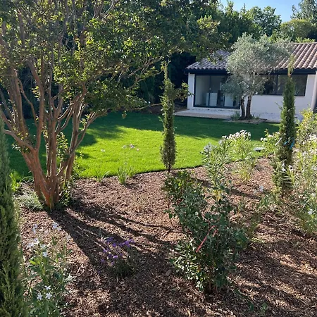 Nouveau En Provence Avec Piscine Sur * アルル