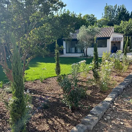 Nouveau En Provence Avec Piscine Sur アルル